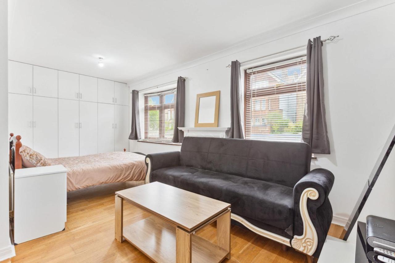 Cozy Stay Apartment Лондон Екстериор снимка